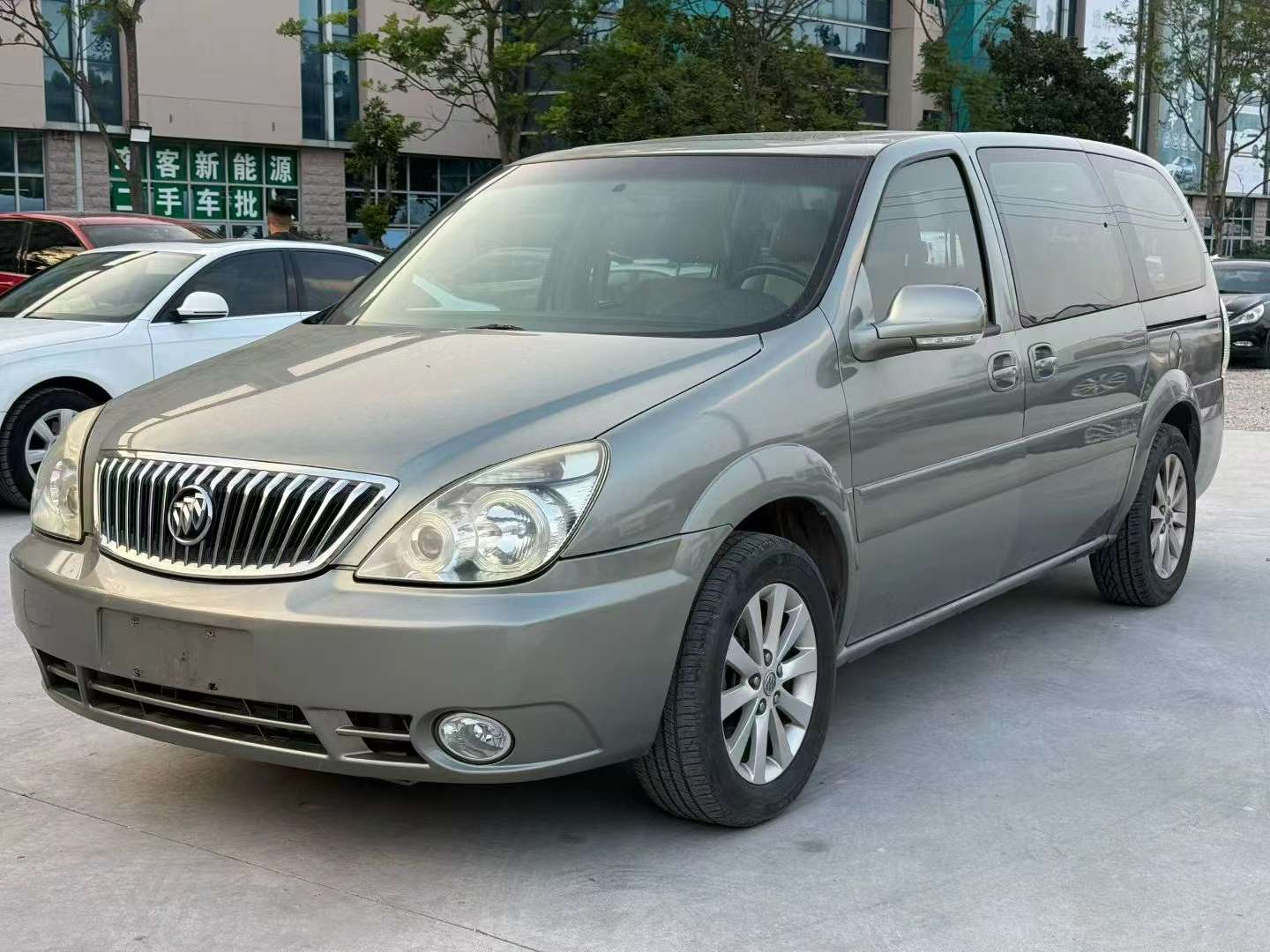 Buick GL8 Executive Edition 2