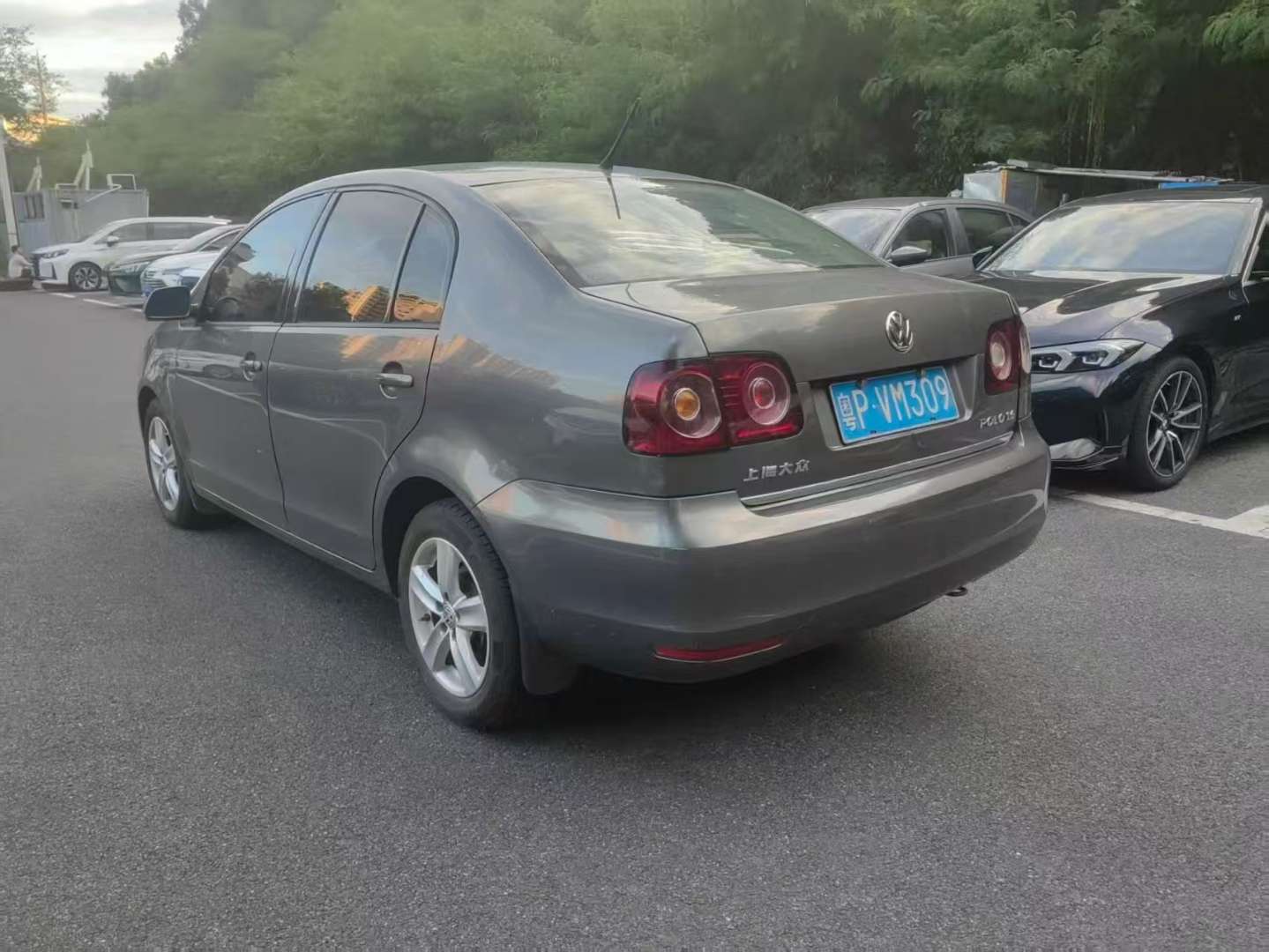 Volkswagen Polo 1.6 Automatic Sunroof 4
