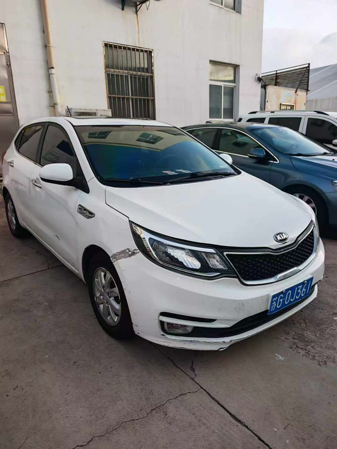 Kia K2 2015 Automatic Sunroof 3