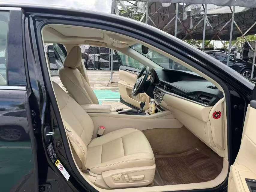 Lexus ES ES300H Comfort Edition 6