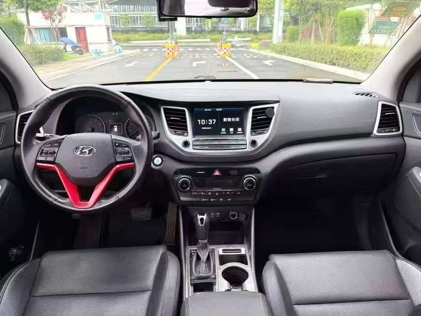 Hyundai Tucson 1.6T 2WD 15th Anniversary Special Edition 6