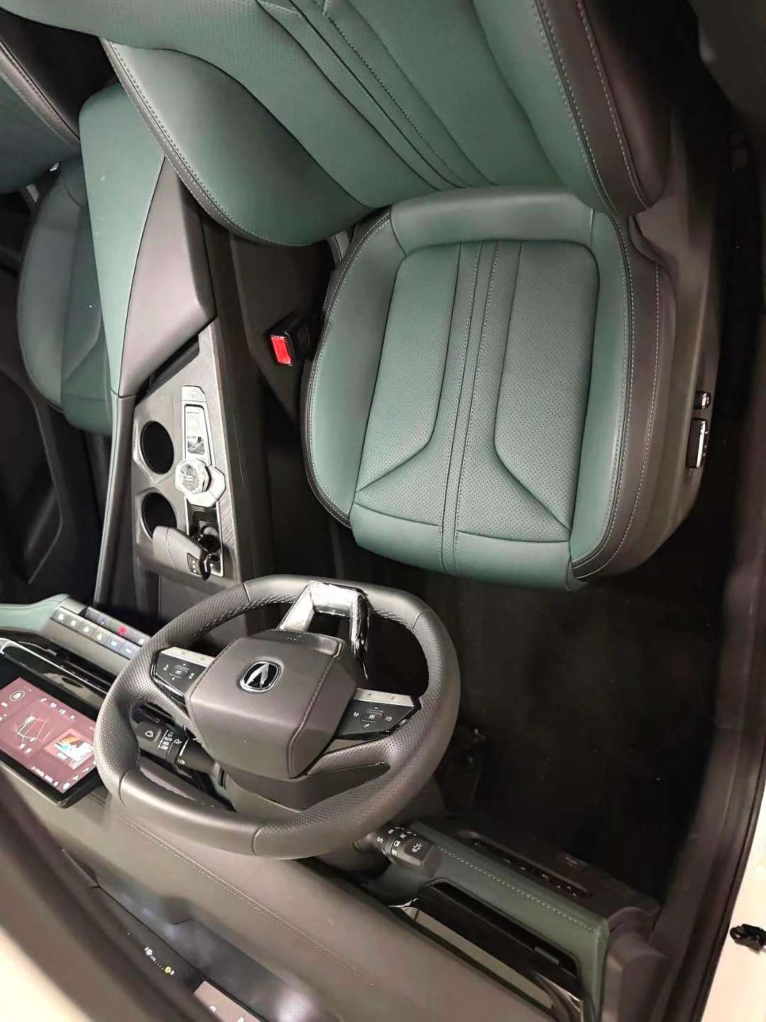 Changan UNI-V Intelligent Electric iDD 1.5 CVT Blue Whale 136km 4