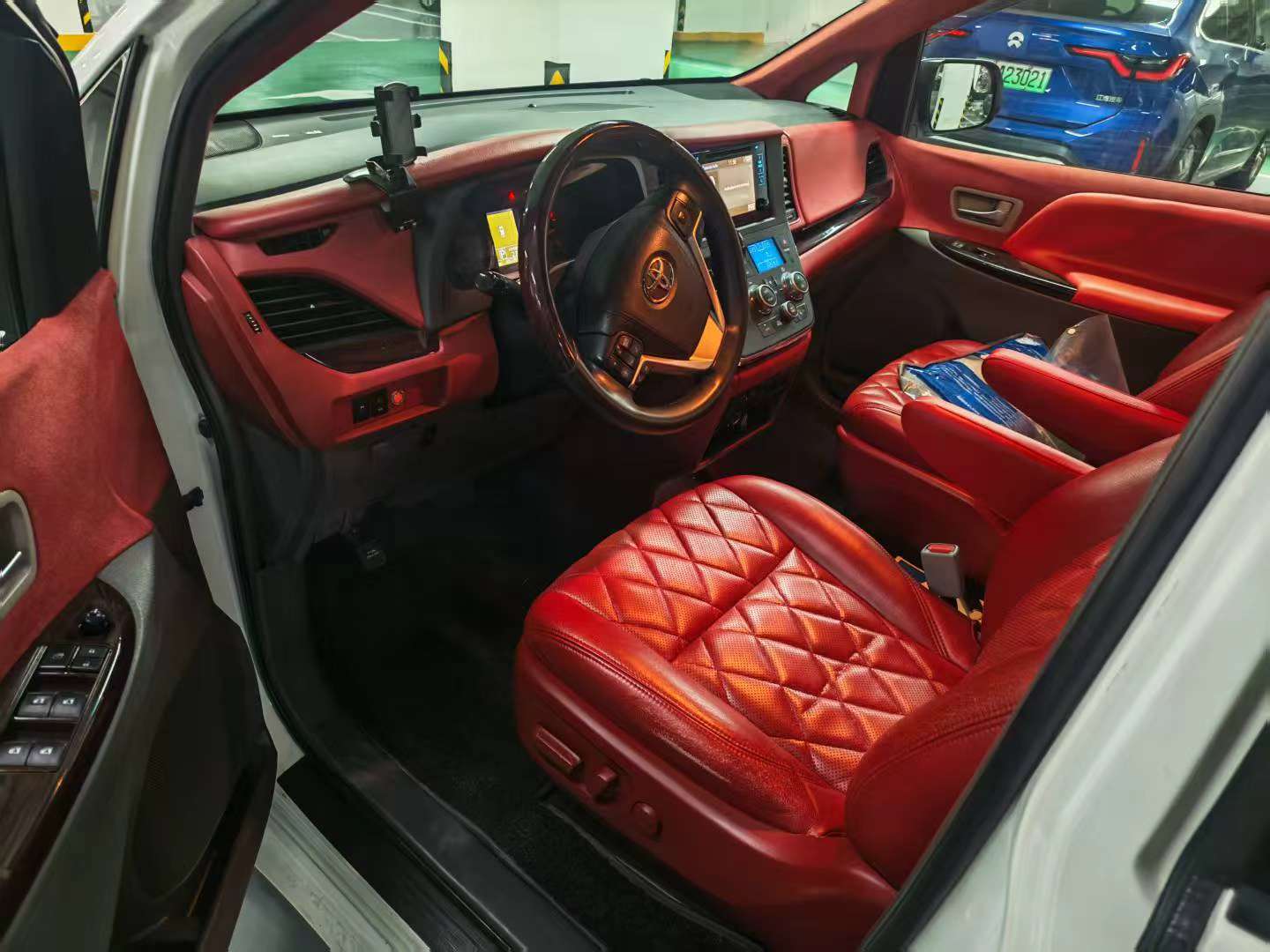 Toyota Sienna 2