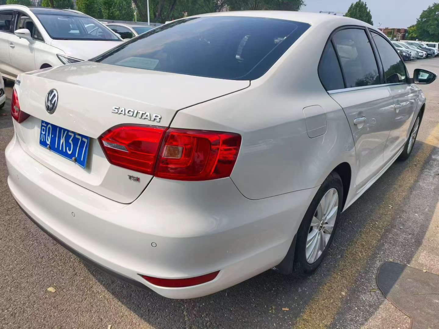Volkswagen Sagitar 1.4T Sunroof 4