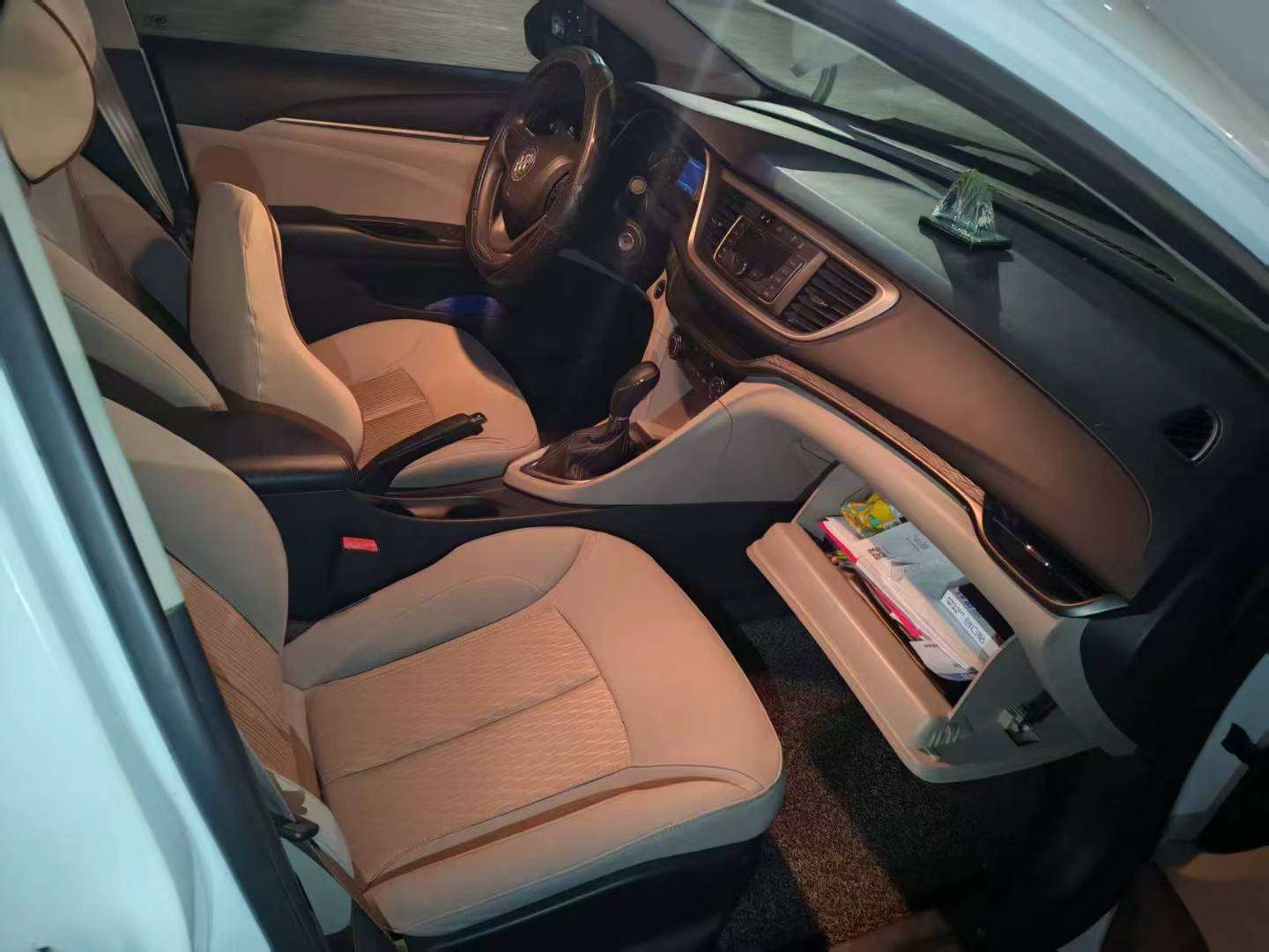 Buick Excelle 2015 1.5L Automatic Sunroof 4