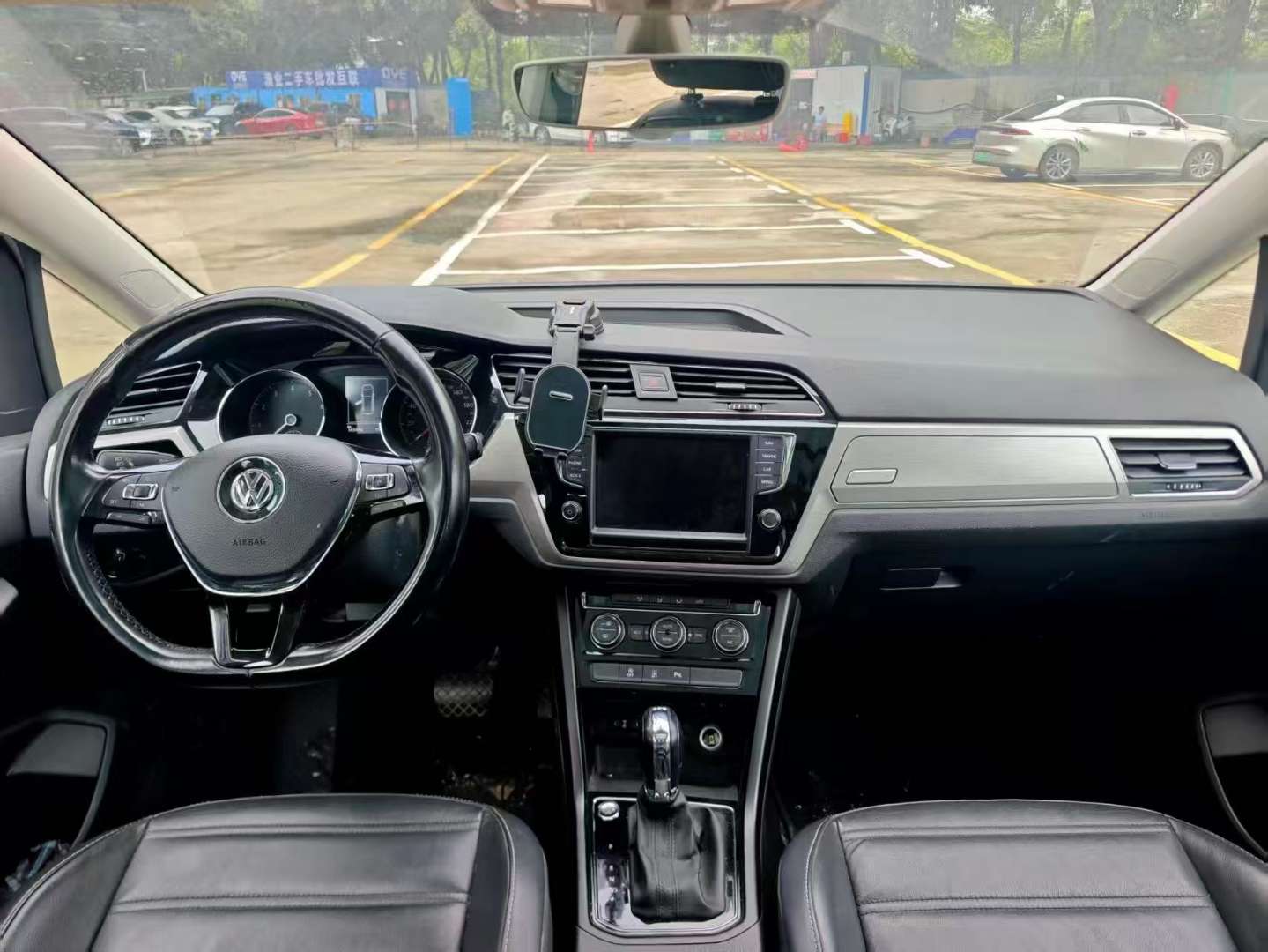 Volkswagen Touran L 2018 1.4T 5