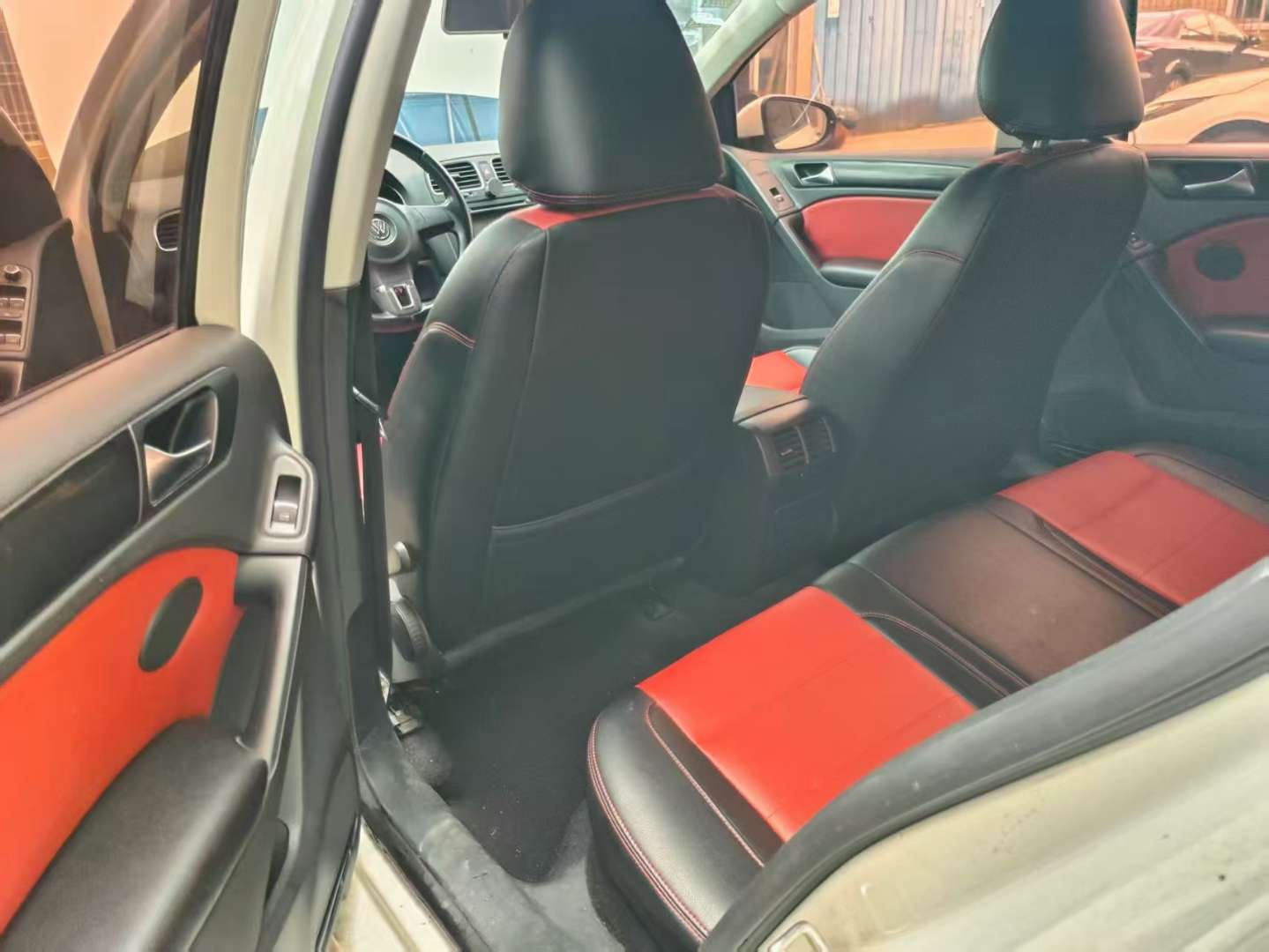 Volkswagen Golf 1.6L Automatic 5