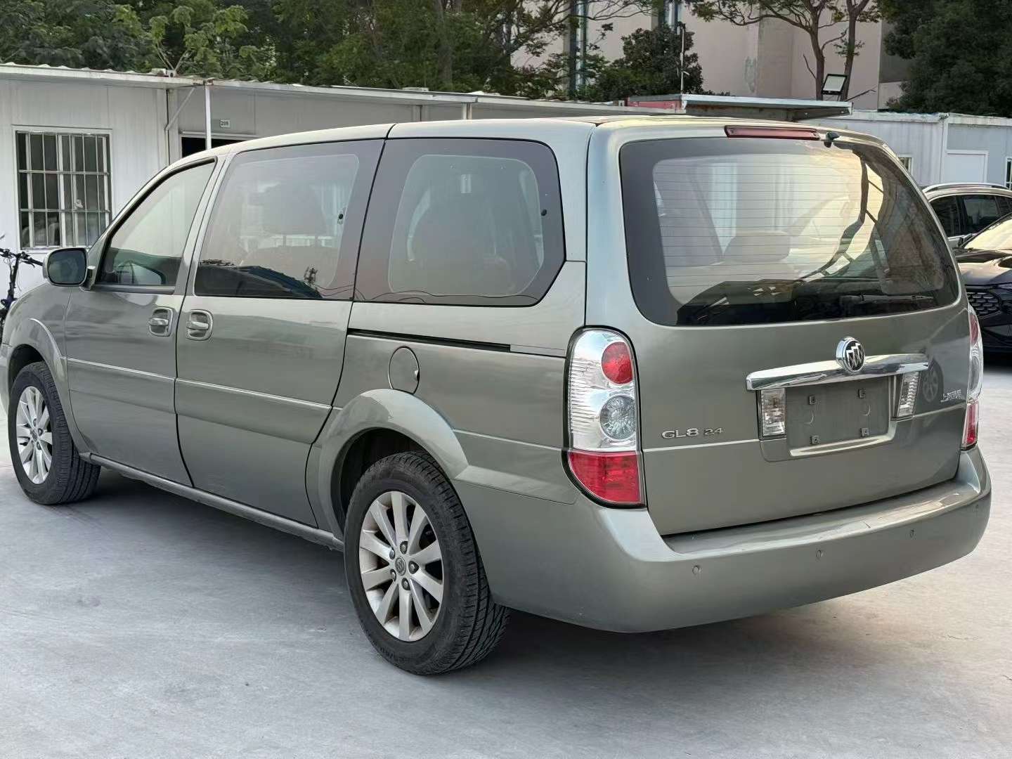 Buick GL8 Executive Edition 6