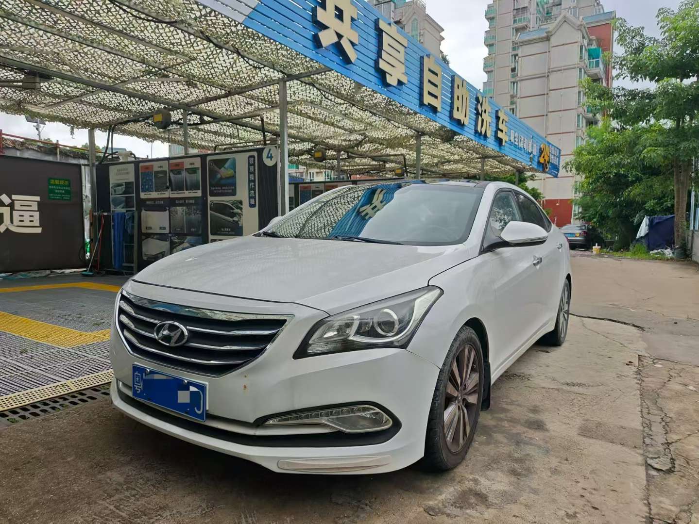 Hyundai Mistra 1.8L Automatic Premium DLX 2