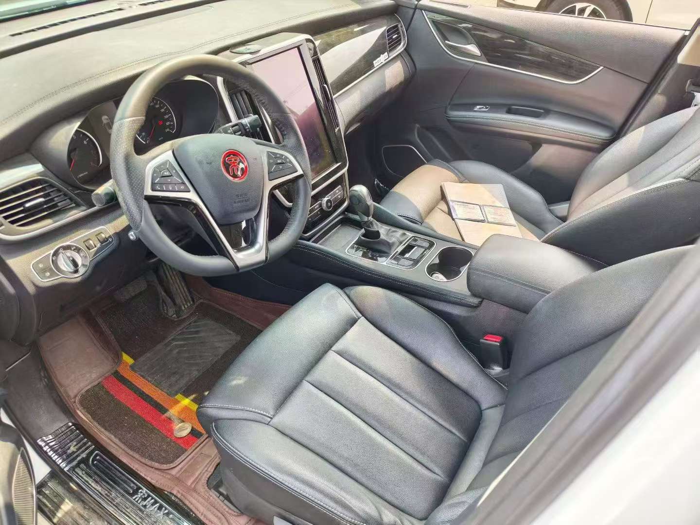 BYD Song MAX 1.5T 6-Seat Panoramic Sunroof High Trim 2
