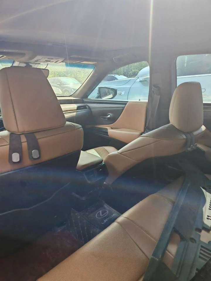Lexus ES 2019 Excellence Edition 3