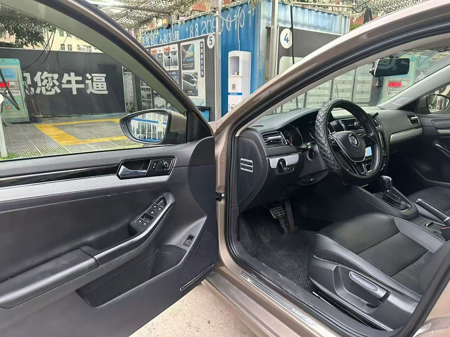 Volkswagen Sagitar 230TSI Automatic Comfort 4