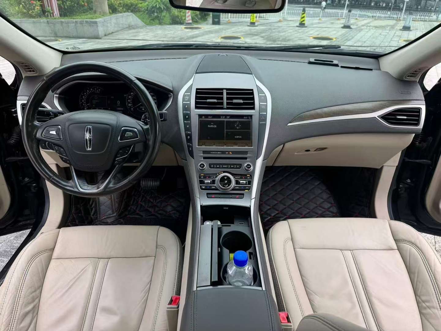 Lincoln MKZ 5