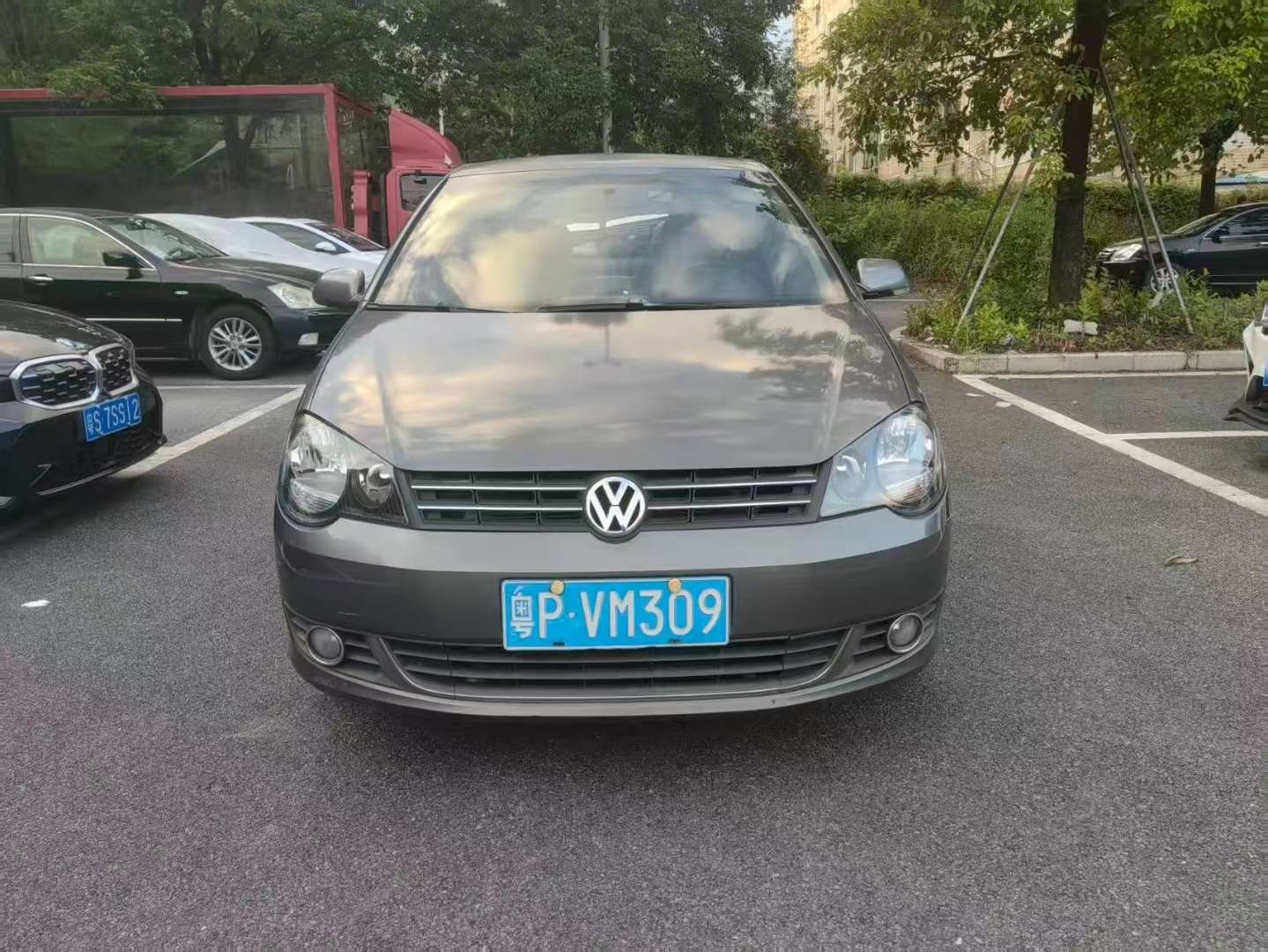 Volkswagen Polo 1.6 Automatic Sunroof 3