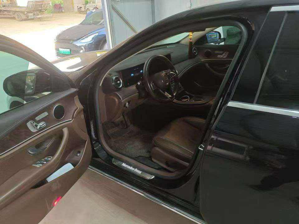 Mercedes-Benz E-Class E300L Fashion Edition 4