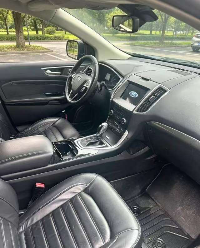Ford Edge 2.0T 245HP FWD Luxury 8