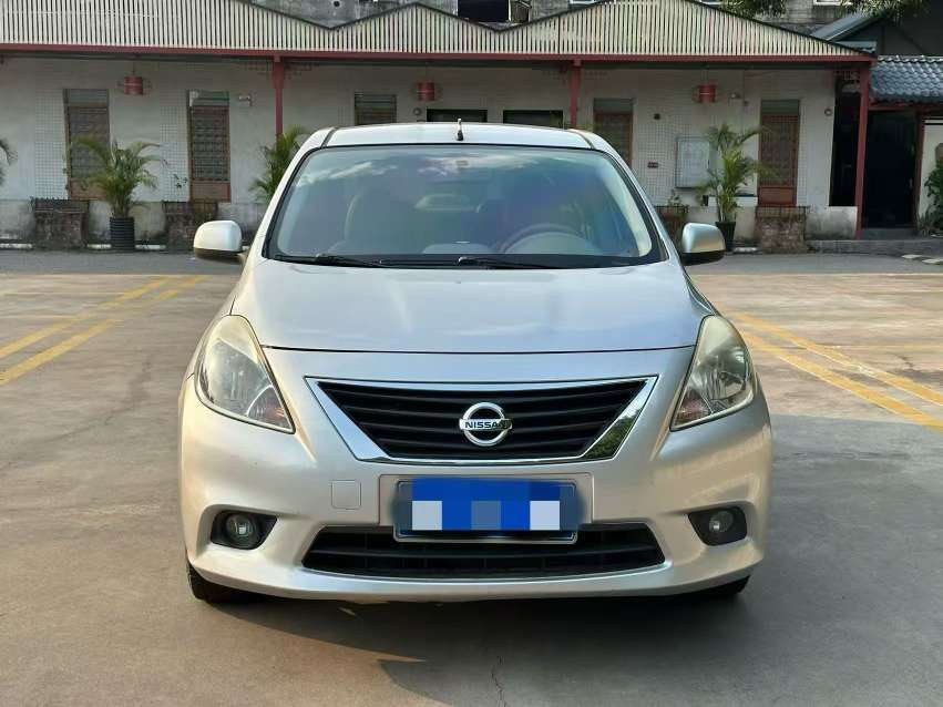 Nissan Sunny 2014 1.5 CVT Comfort 2