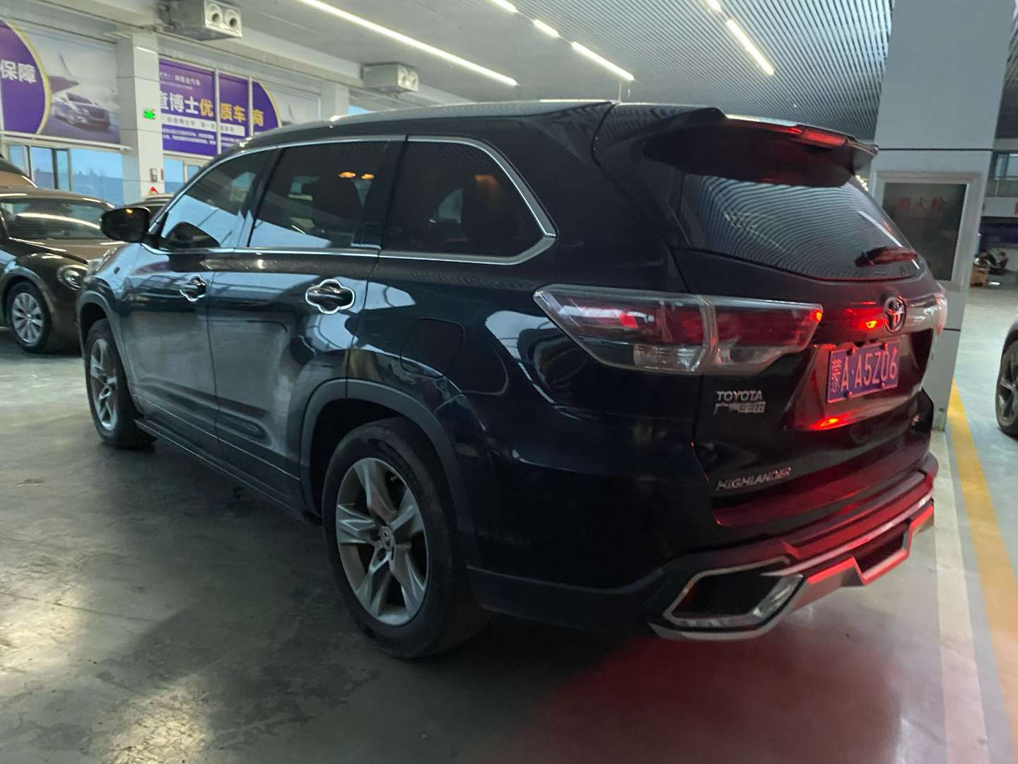 Toyota Highlander 2.0T 2WD 7-Seat Luxury 7