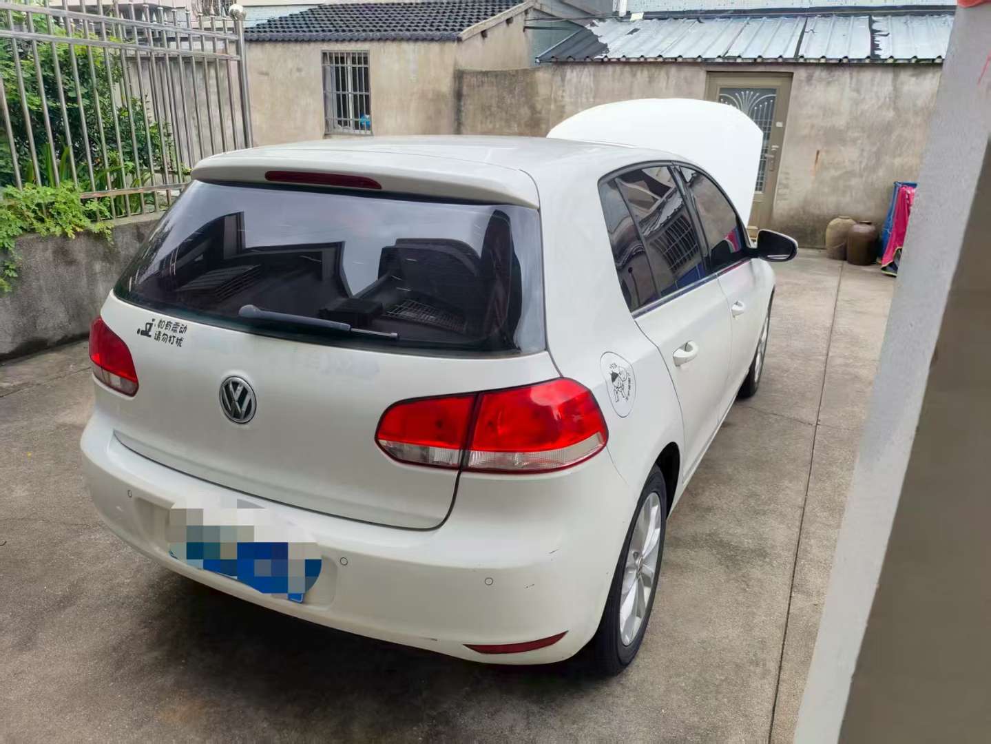Volkswagen Golf 1.6L Automatic 2