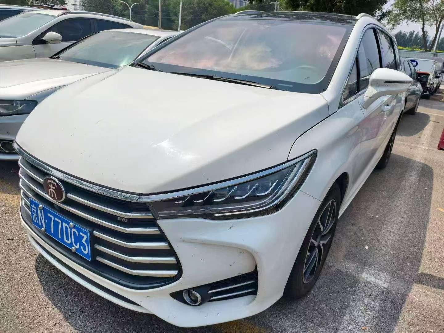 BYD Song MAX 1.5T 6-Seat Panoramic Sunroof High Trim