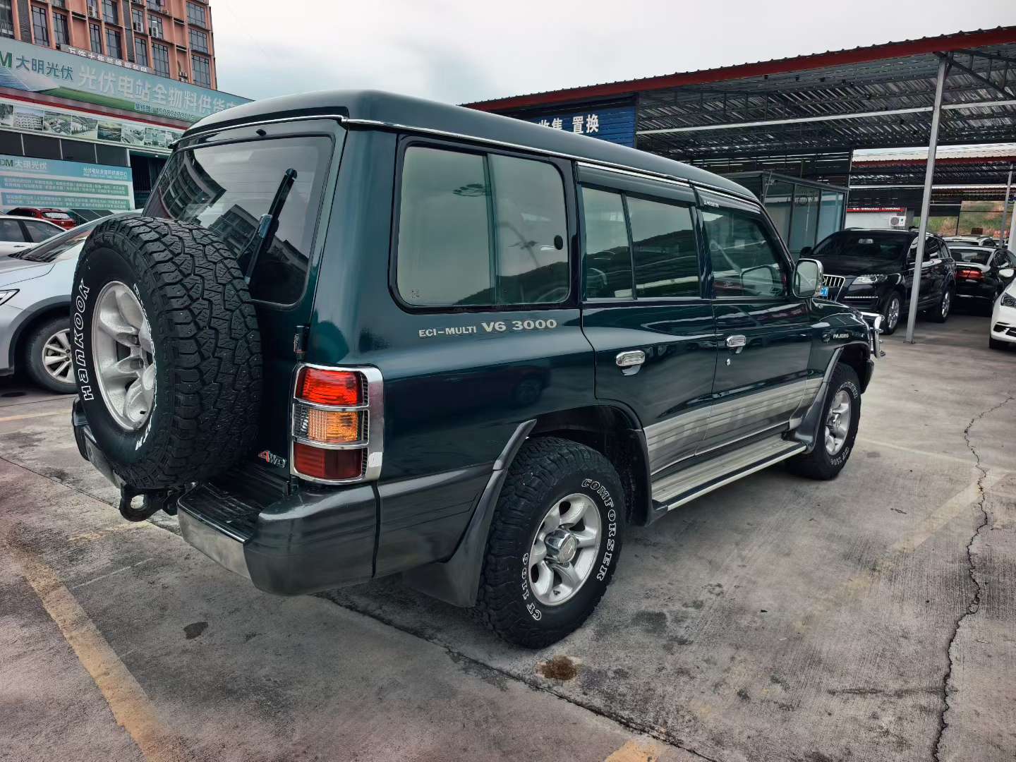 Mitsubishi Pajero 2030C 3.0L Manual Super Select 4WD 3
