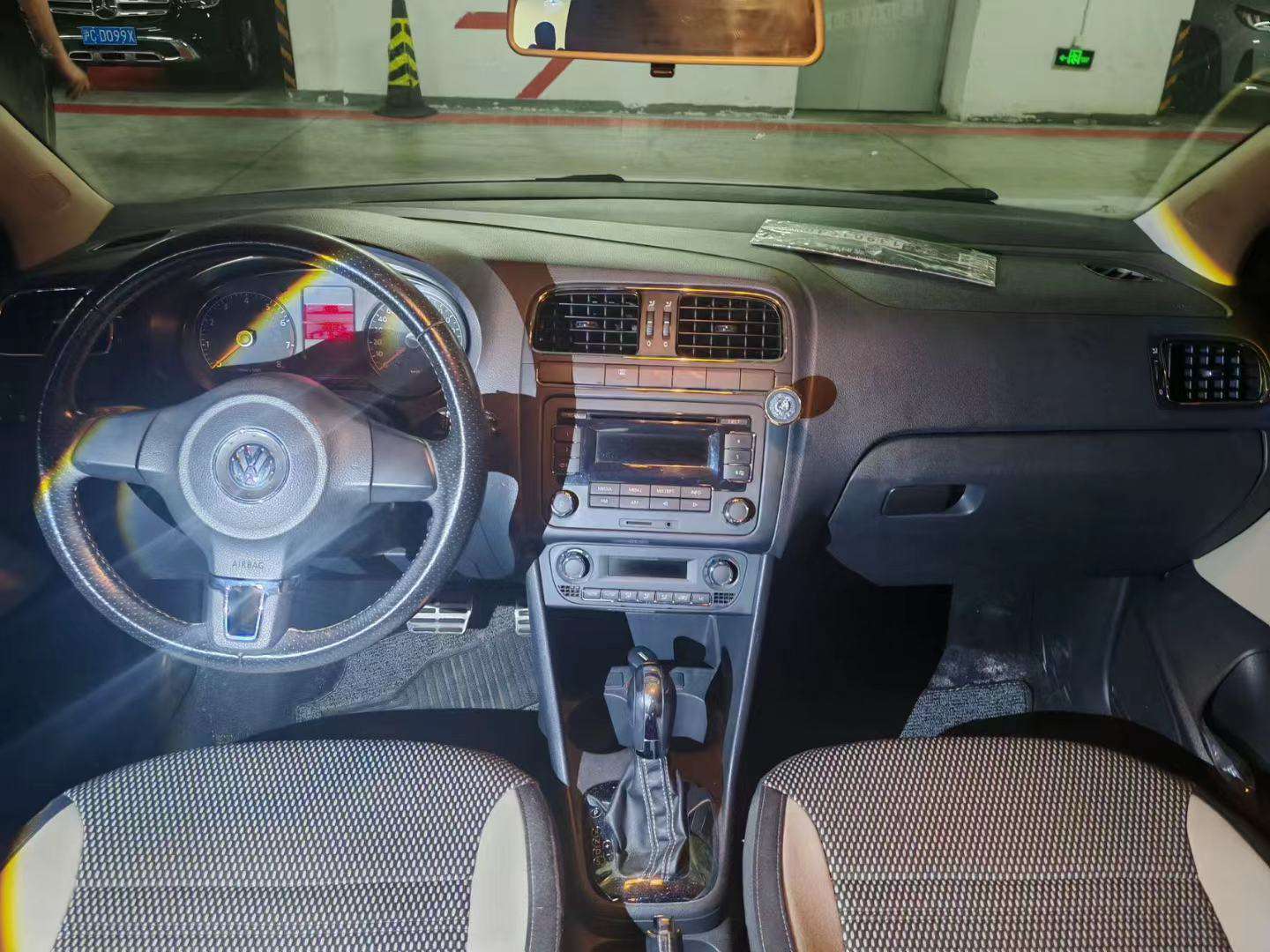 Volkswagen Polo 1.6Cross 5