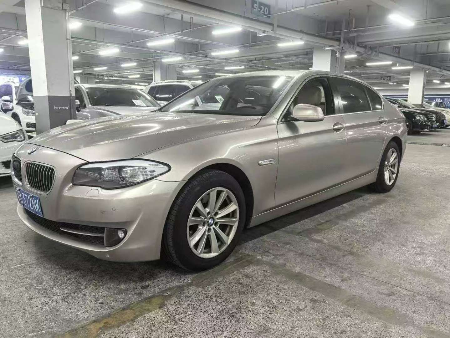 BMW 5 Series 2012 525Li Luxury 2