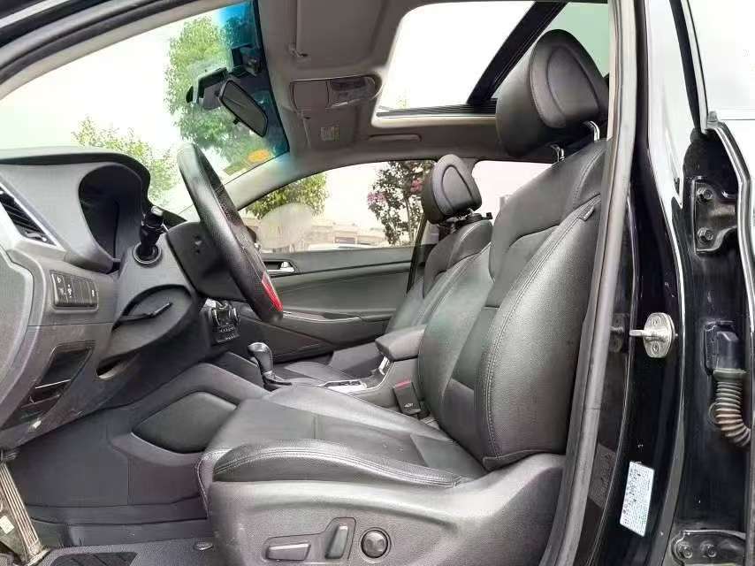 Hyundai Tucson 1.6T 2WD 15th Anniversary Special Edition 8