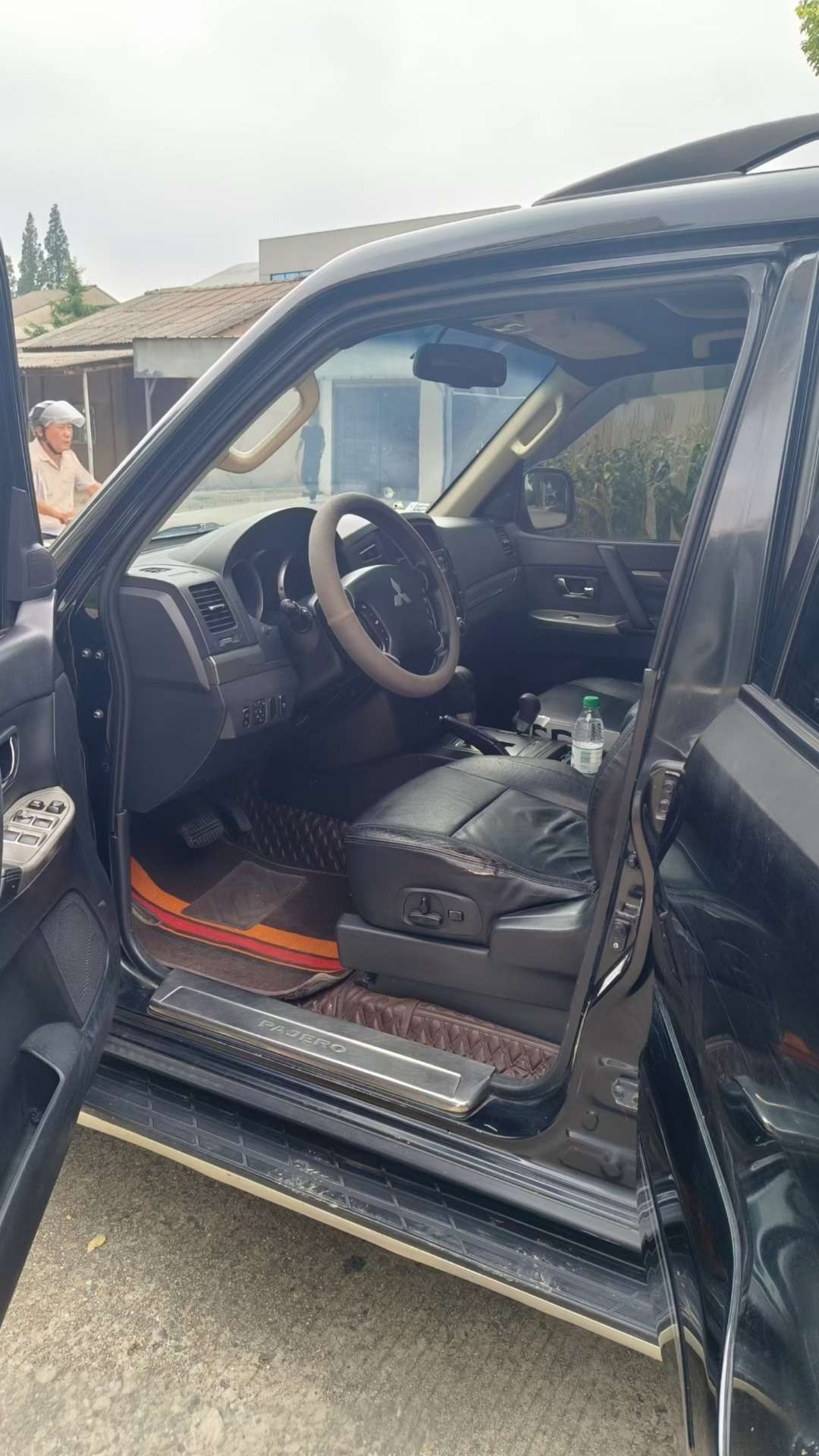 Mitsubishi Pajero V93 Top Trim 5