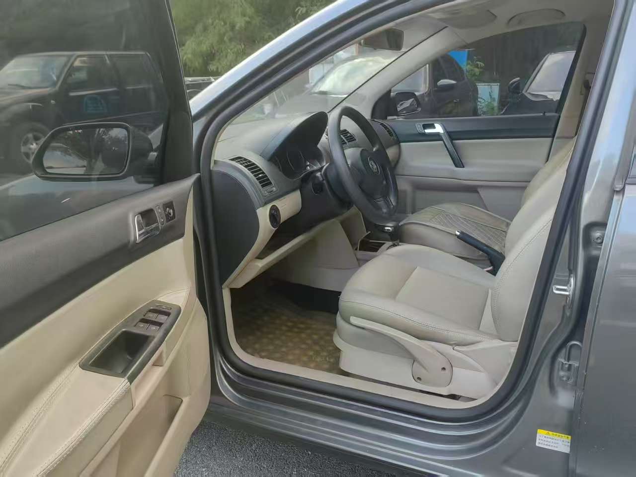 Volkswagen Polo 1.6 Automatic Sunroof 8
