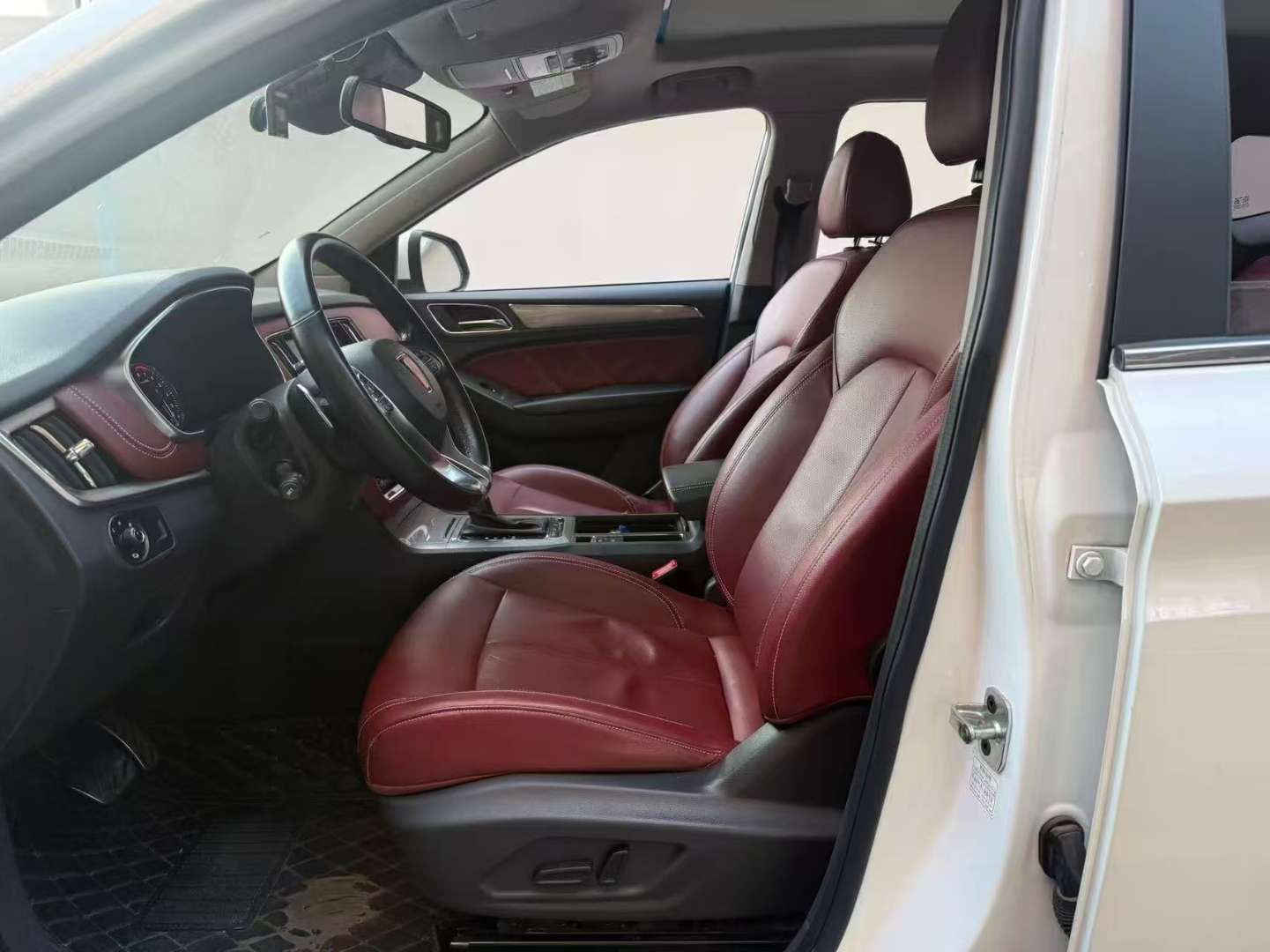 Roewe RX5 30T AWD Zhi Zun 2.0T 7