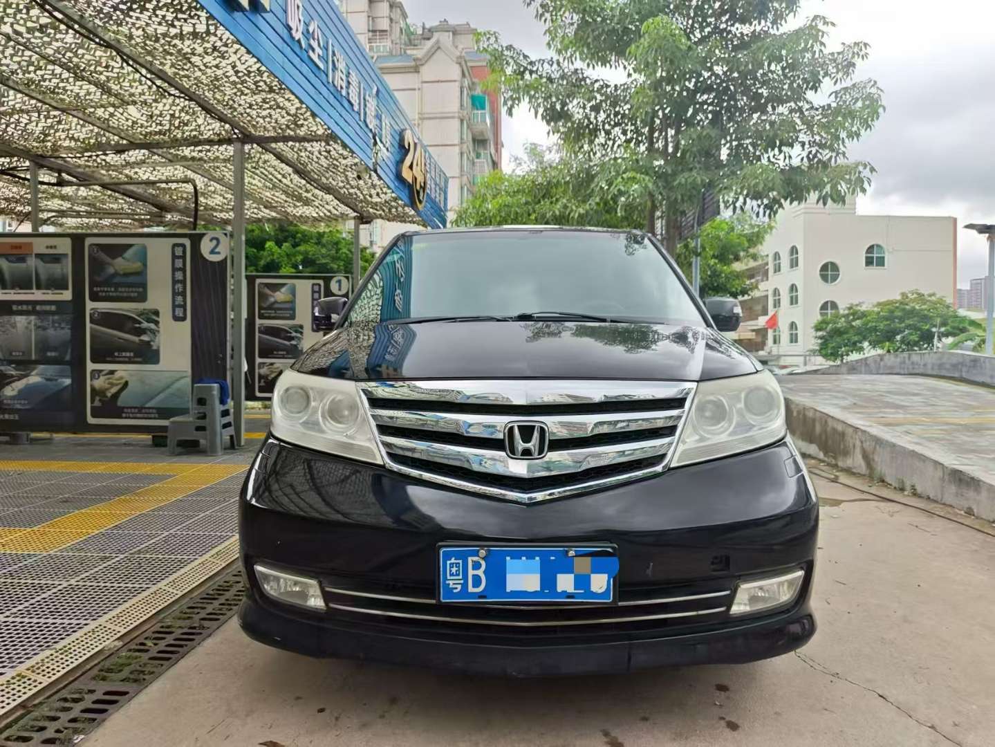 Honda Elysion 2.4L VTi Luxury