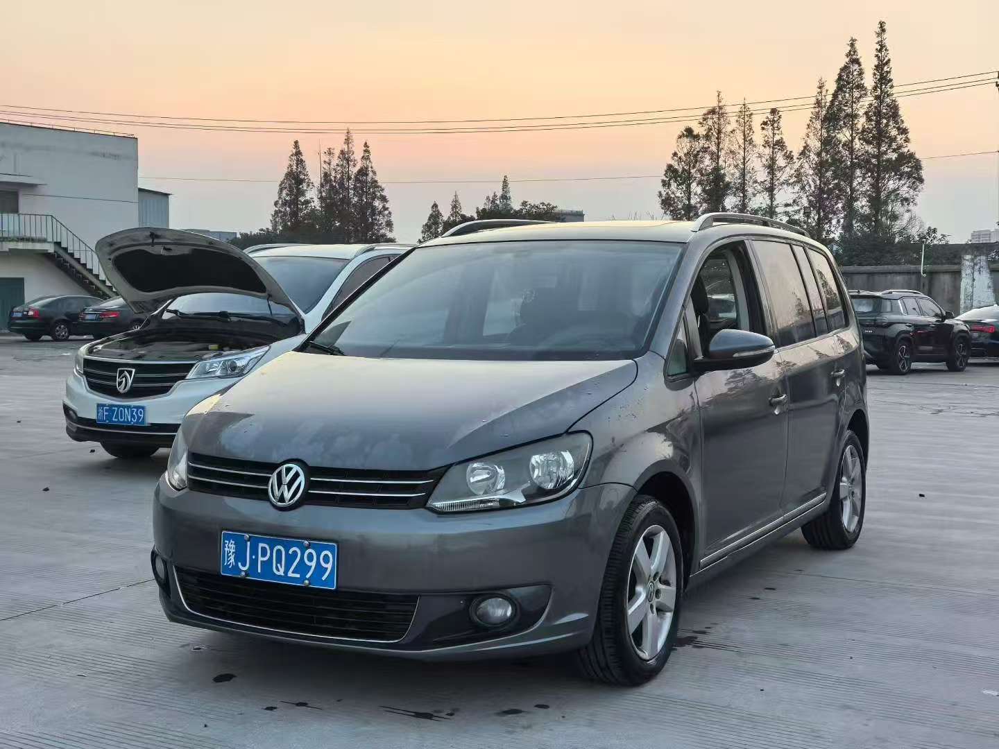 Volkswagen Touran 2014 1.4T Automatic Sunroof 3