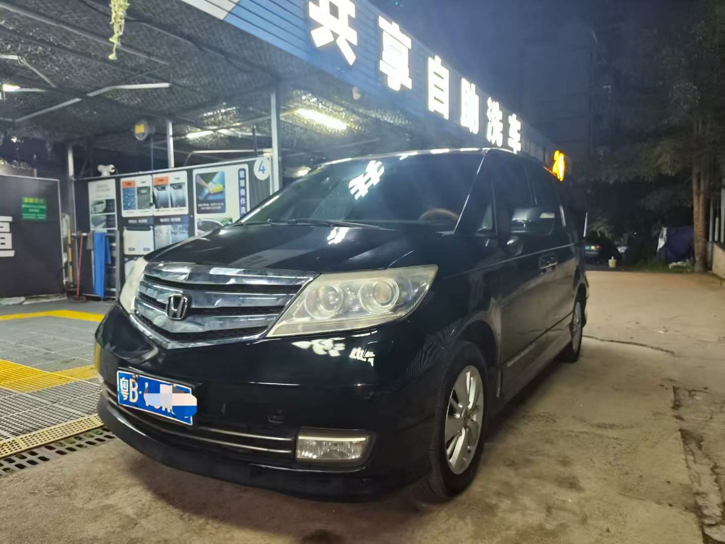 Honda Elysion 2.4L VTi Luxury 2
