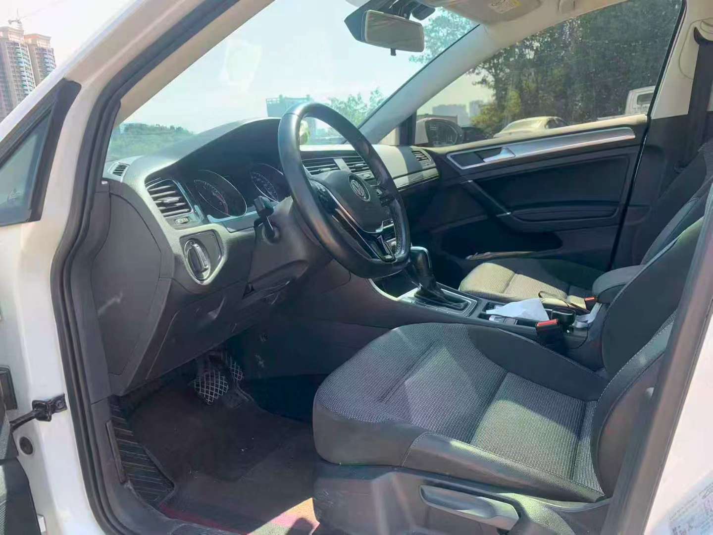 Volkswagen Golf 2020 1.4T Automatic Sunroof Edition 4