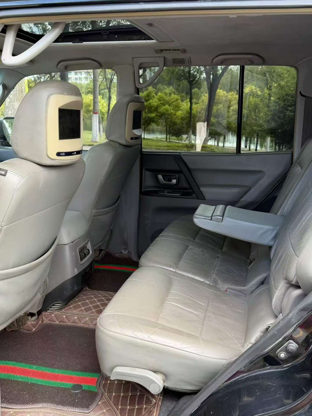 Mitsubishi Pajero 2010 V73 GLS Top Trim 8