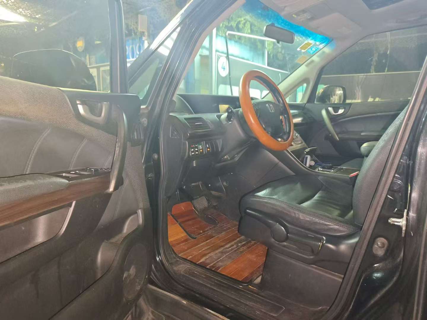 Honda Elysion 2.4L VTi Luxury 4
