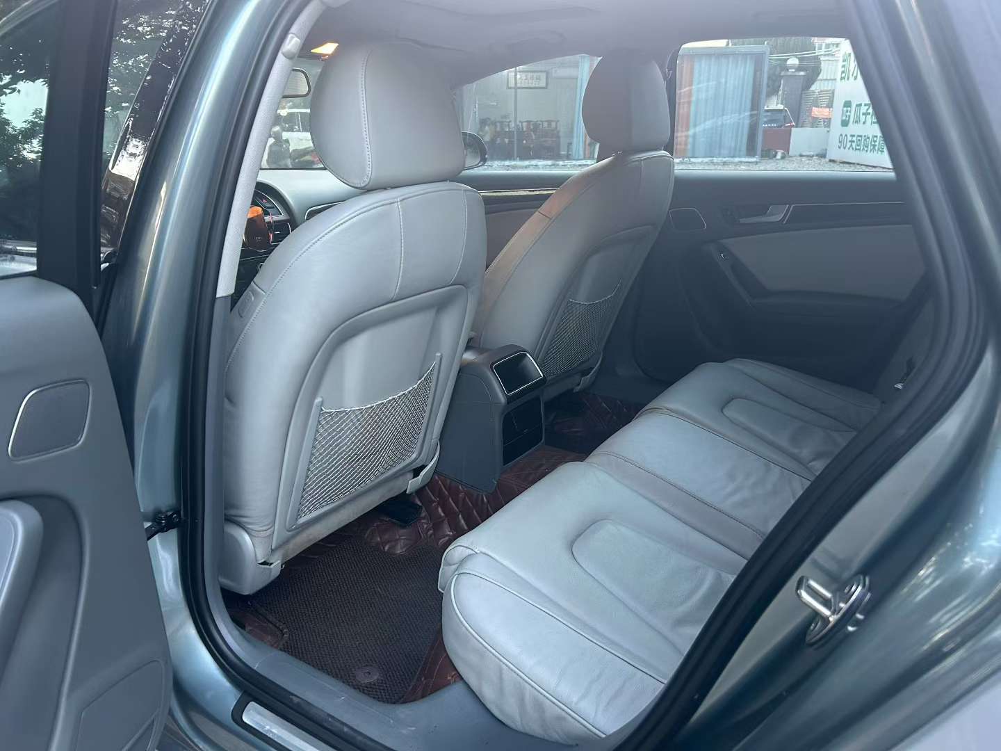 Audi A4L 2.0T Automatic Luxury Edition 6