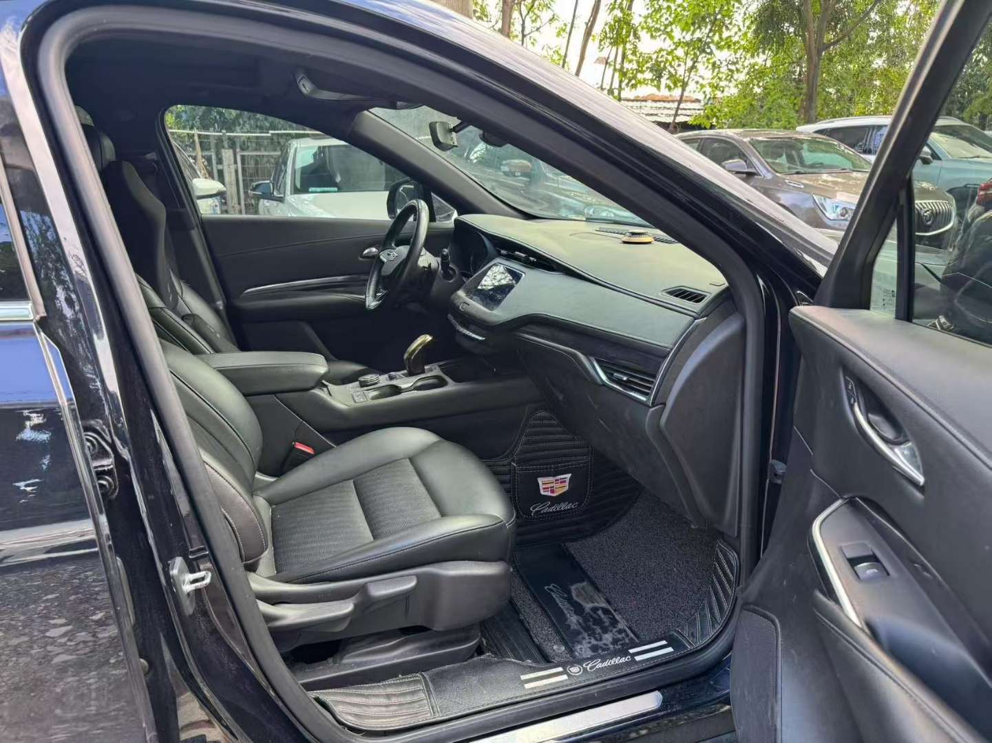 Cadillac XT4 2.0T 28T Technology 6