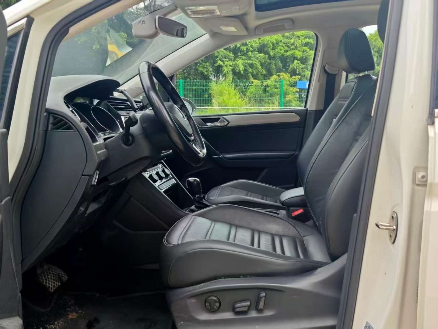 Volkswagen Touran L 2018 1.4T 6