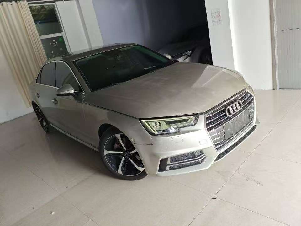 Audi A4L 2.0TFSI 40TFSI Advance