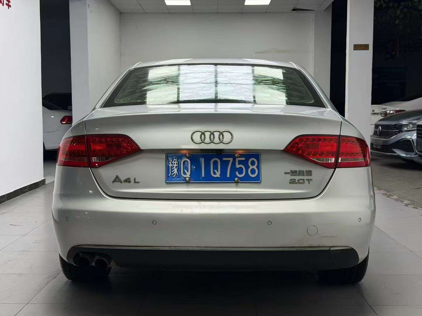 Audi A4L 8