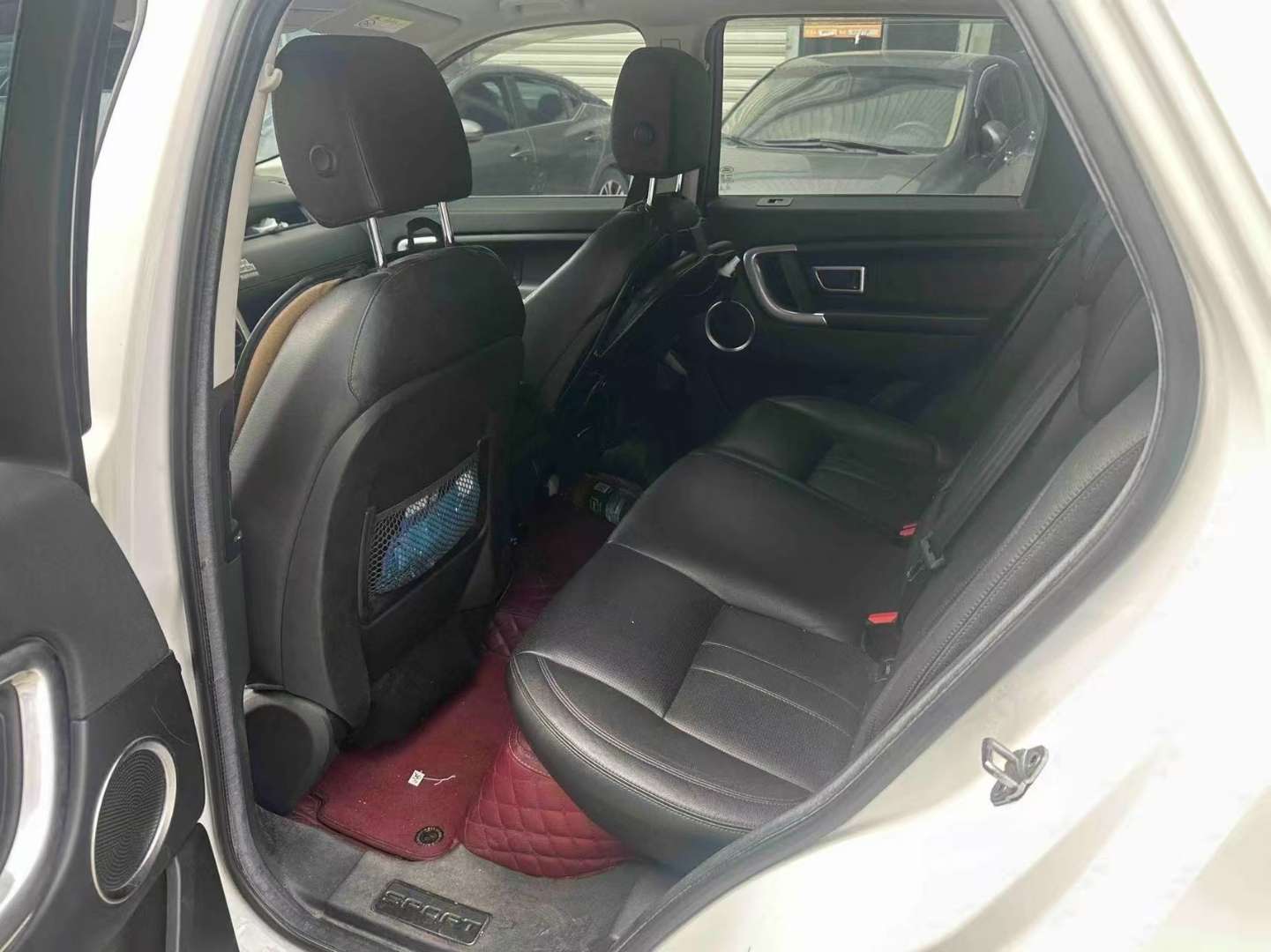 Land Rover Discovery Sport 2.0T SE 4