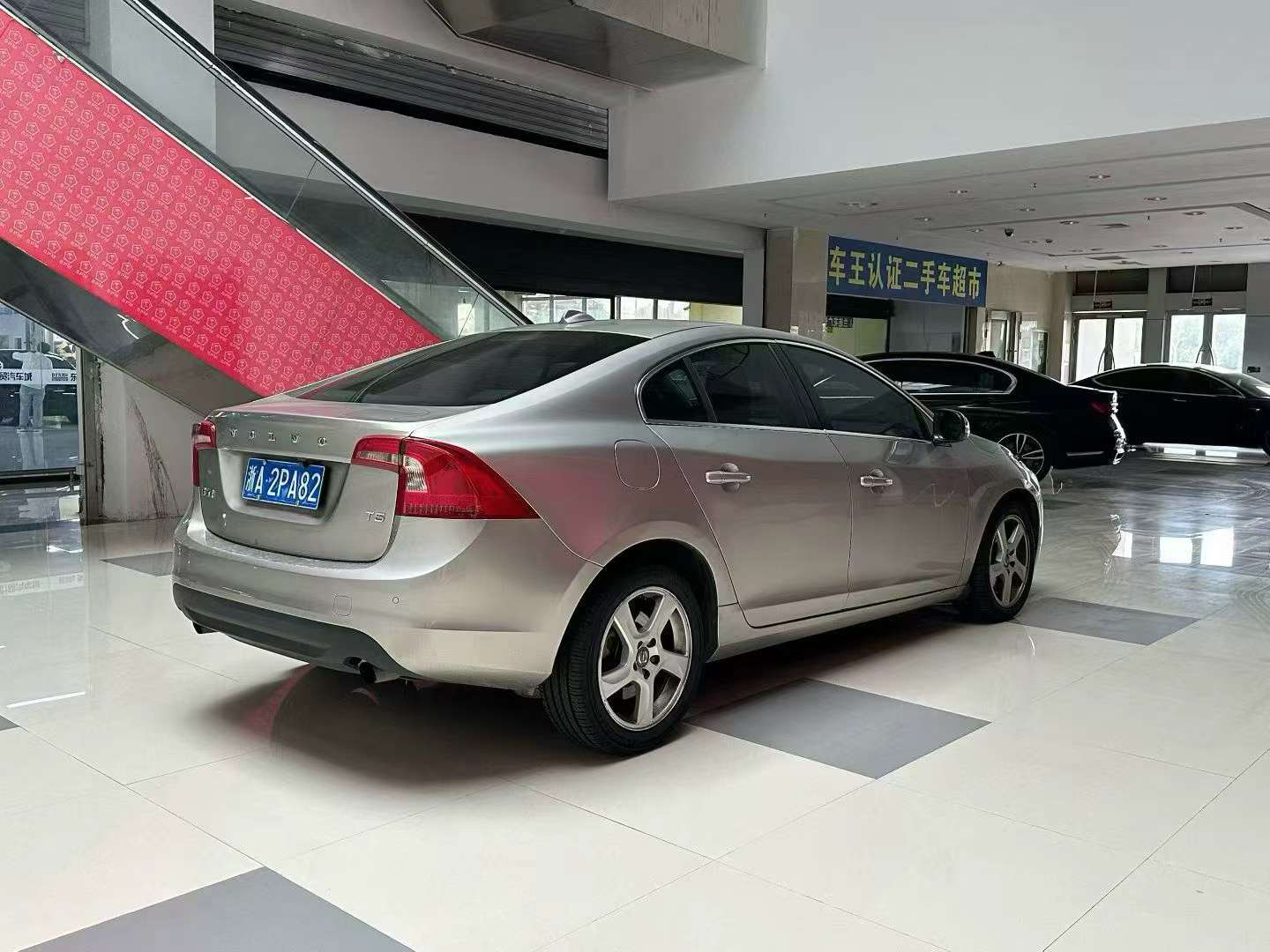Volvo S60 2014 T5 2.0T A/MT Zenith Edition 7