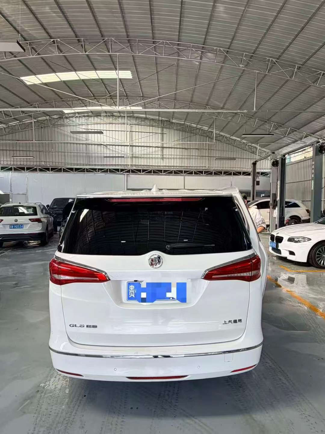 Buick GL8 2.0T High Trim 4