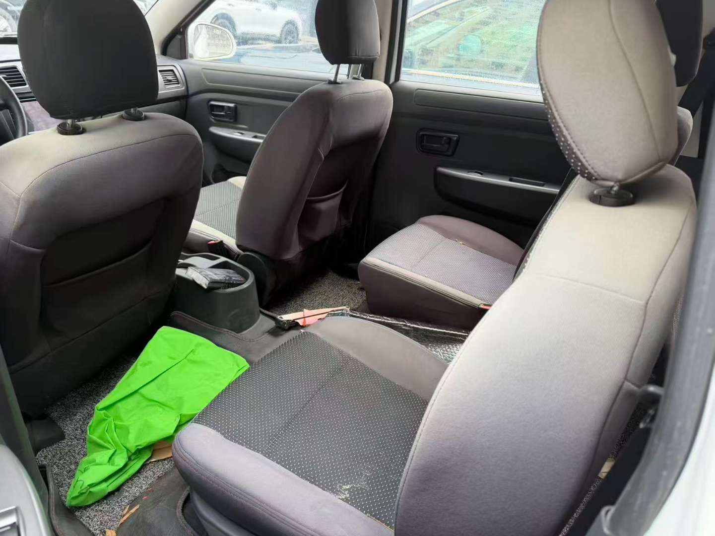 Dongfeng Fengon 330 4