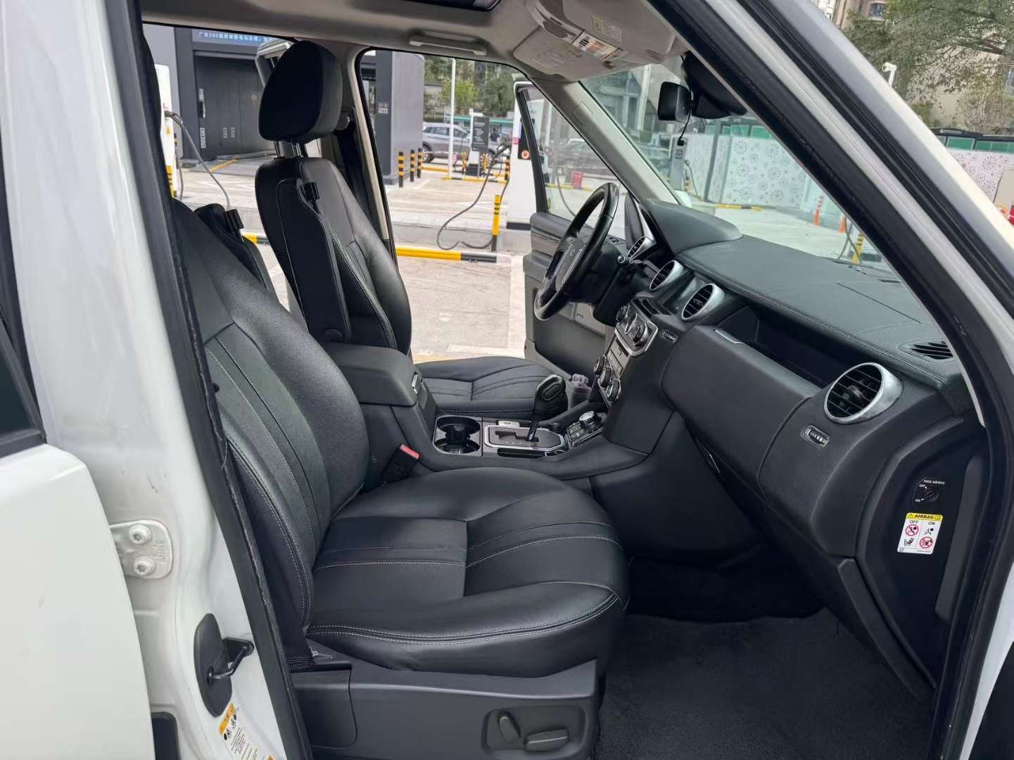 Land Rover Discovery 4 3.0T 4WD 7-Seater HSE Diesel Edition 6
