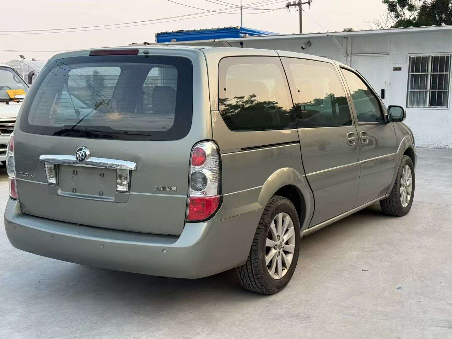 Buick GL8 Executive Edition 4