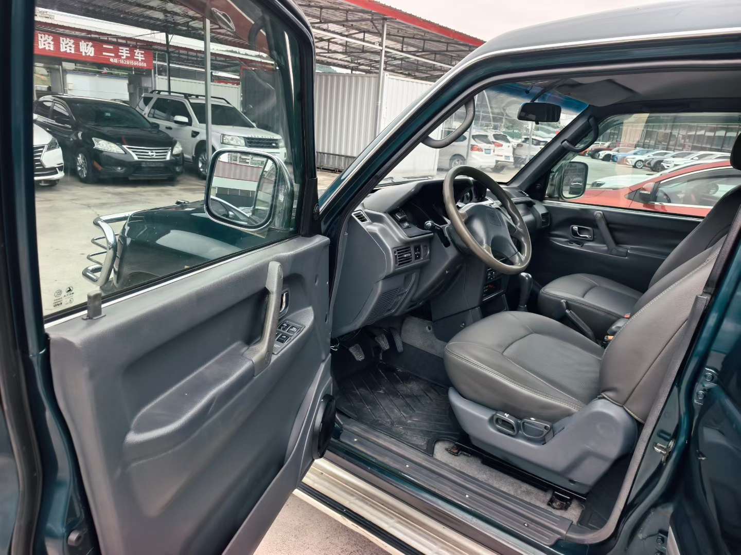 Mitsubishi Pajero 2030C 3.0L Manual Super Select 4WD 8