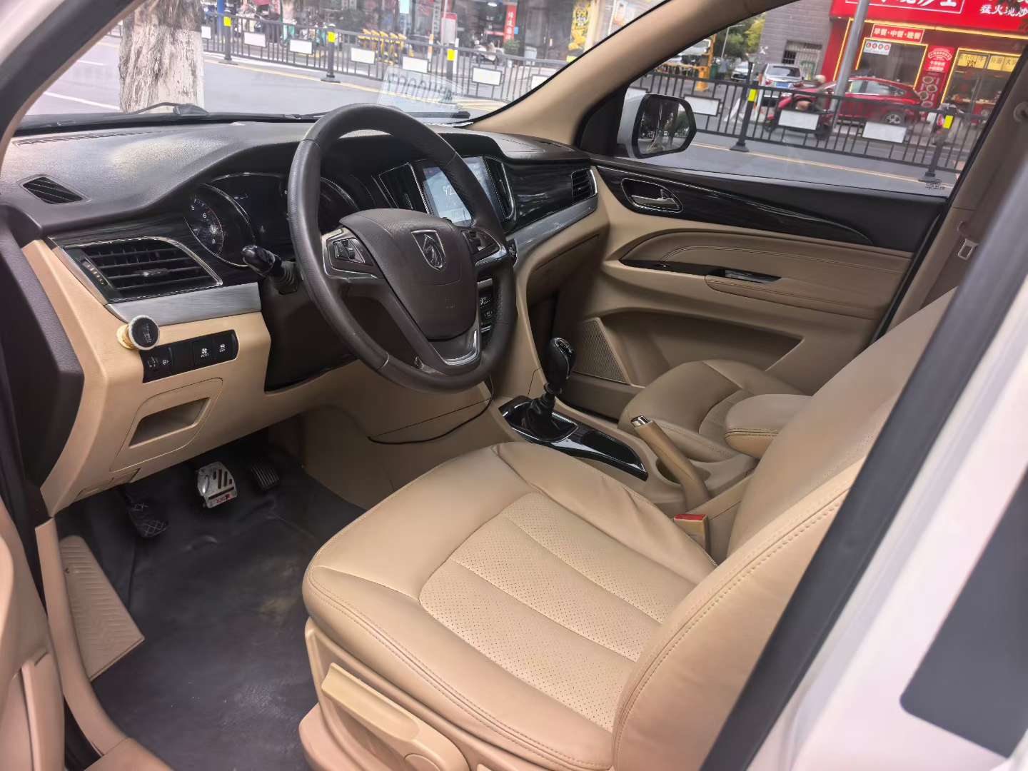 Baojun 730 Manual 1.5T High Trim 8